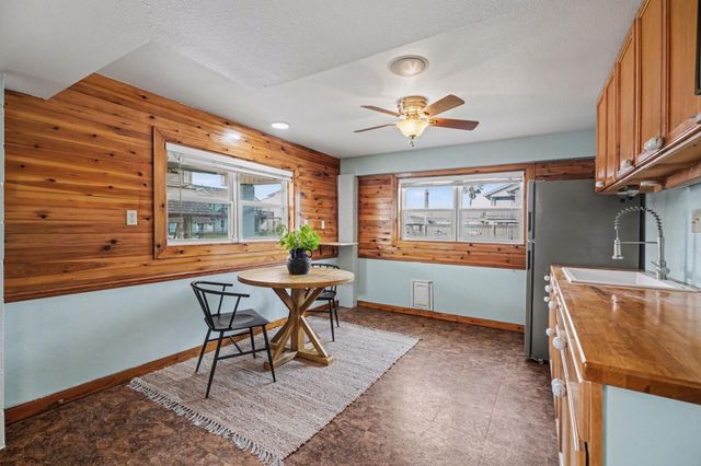 557 Pompano Street, Bayou Vista, TX 77563