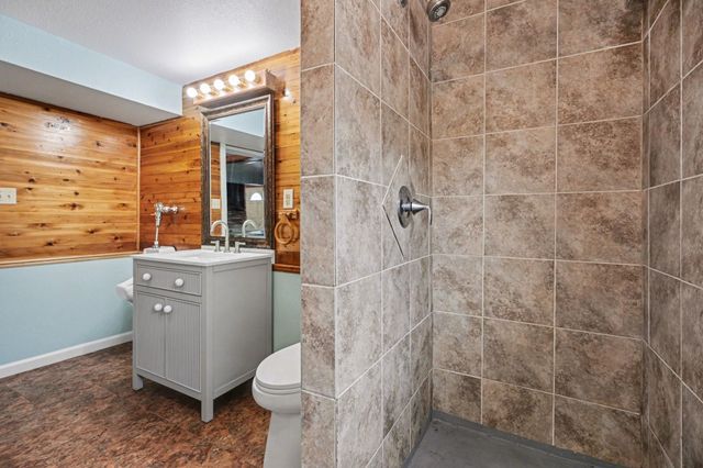 557 Pompano Street, Bayou Vista, TX 77563