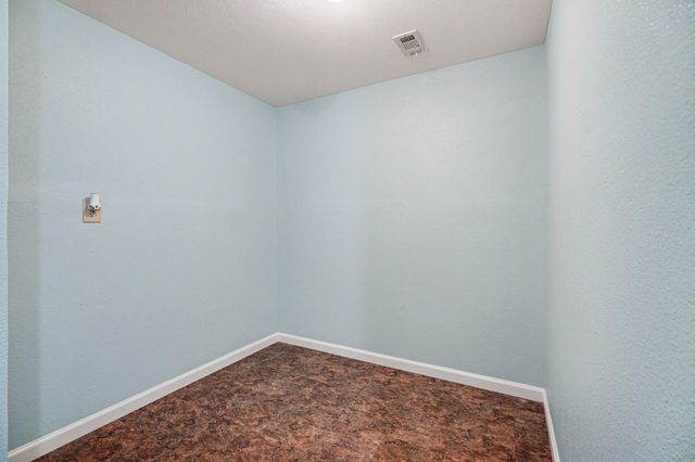 557 Pompano Street, Bayou Vista, TX 77563