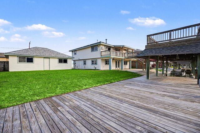 557 Pompano Street, Bayou Vista, TX 77563