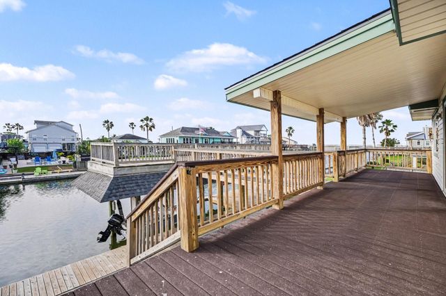 557 Pompano Street, Bayou Vista, TX 77563