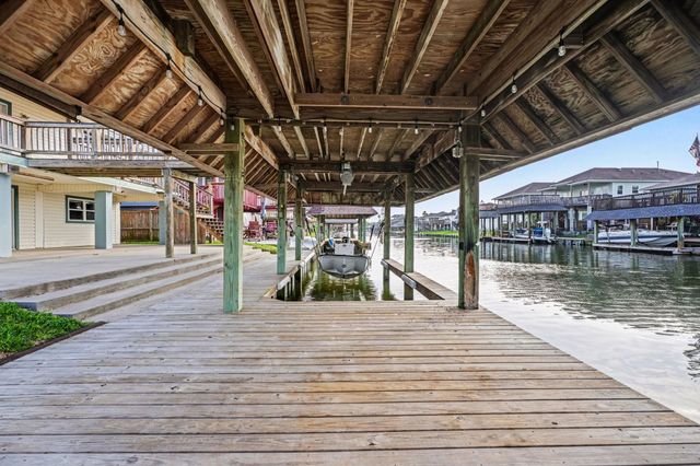 557 Pompano Street, Bayou Vista, TX 77563