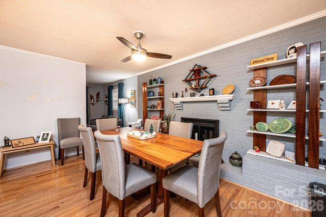 802 Woodbine Place NE, Lenoir, NC 28645