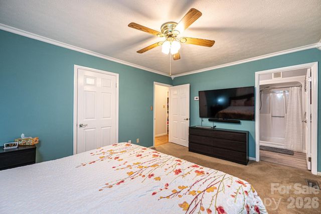 802 Woodbine Place NE, Lenoir, NC 28645