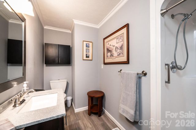 802 Woodbine Place NE, Lenoir, NC 28645