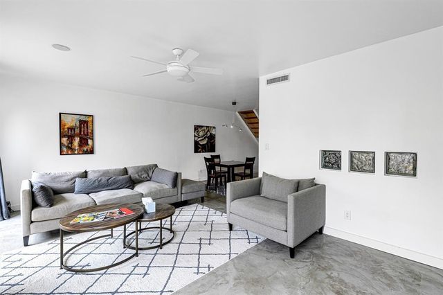 5878 Valley Forge Drive 149, Houston, TX 77057