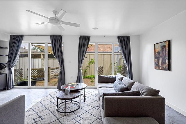 5878 Valley Forge Drive 149, Houston, TX 77057