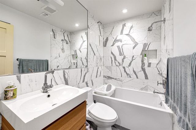 5878 Valley Forge Drive 149, Houston, TX 77057