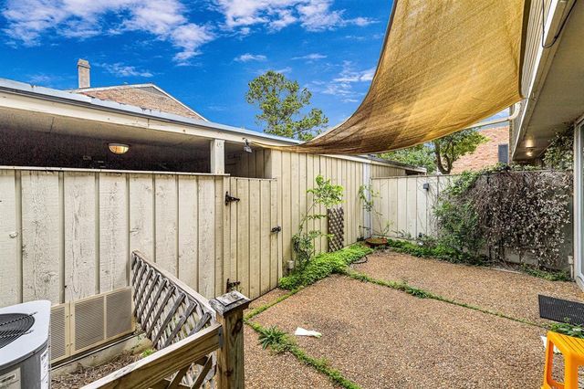 5878 Valley Forge Drive 149, Houston, TX 77057