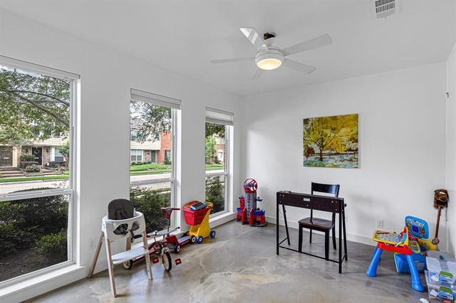 5878 Valley Forge Drive 149, Houston, TX 77057