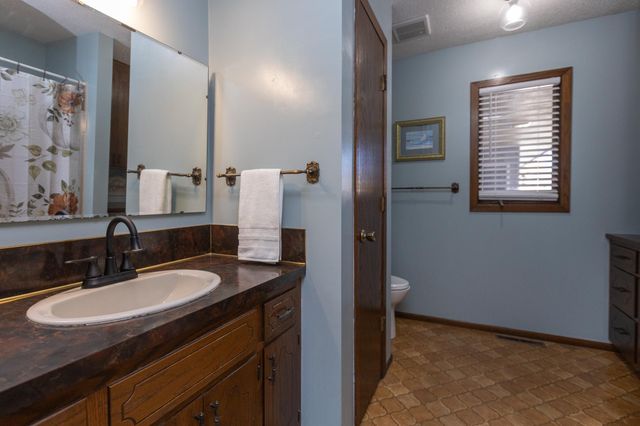 301 Nottingham Court, North Mankato, MN 56003