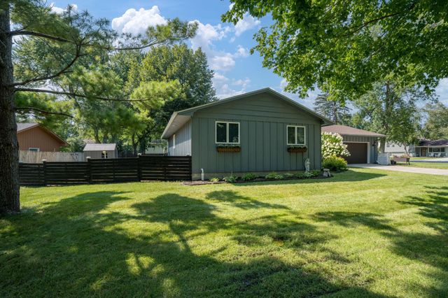 301 Nottingham Court, North Mankato, MN 56003