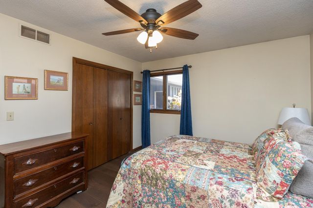 301 Nottingham Court, North Mankato, MN 56003