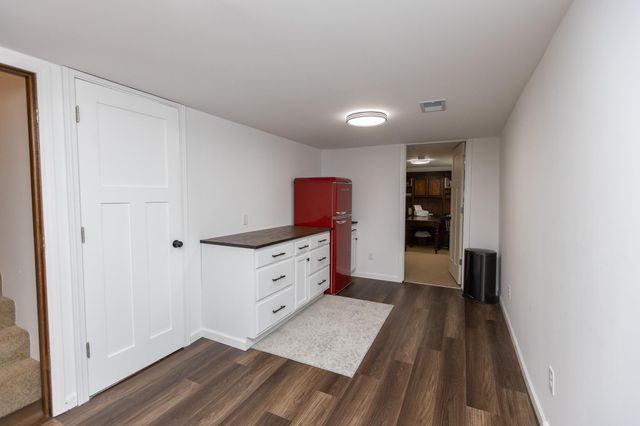 301 Nottingham Court, North Mankato, MN 56003