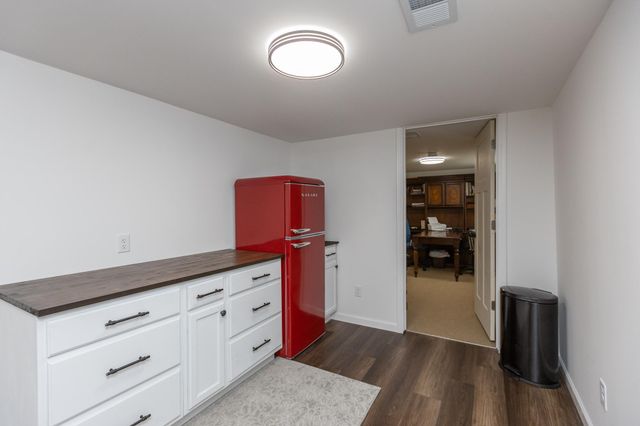 301 Nottingham Court, North Mankato, MN 56003