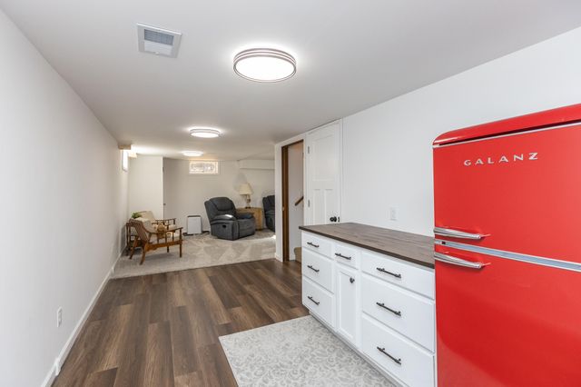 301 Nottingham Court, North Mankato, MN 56003