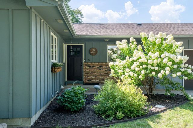 301 Nottingham Court, North Mankato, MN 56003