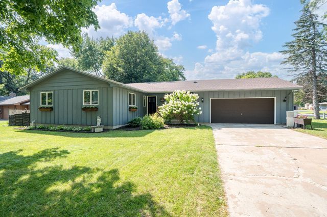 301 Nottingham Court, North Mankato, MN 56003