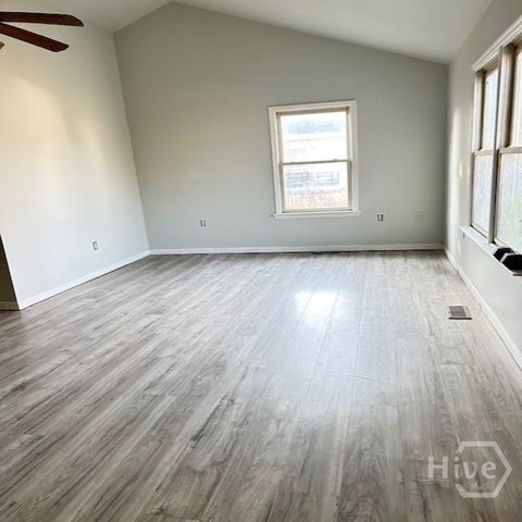 657 W 34th Street, Savannah, GA 31415