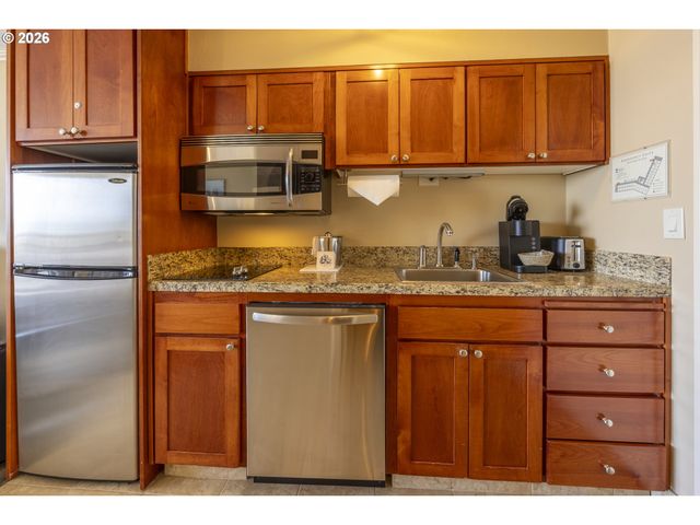 4009 Sw HIGHWAY 101 221, Lincoln City, OR 97367