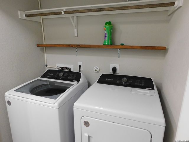5927 Sunshine Summit, Converse, TX 78109