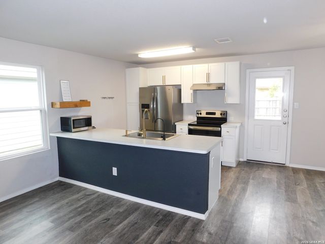 5927 Sunshine Summit, Converse, TX 78109