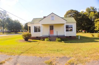 300 Betsy Street, Iva, SC 29655