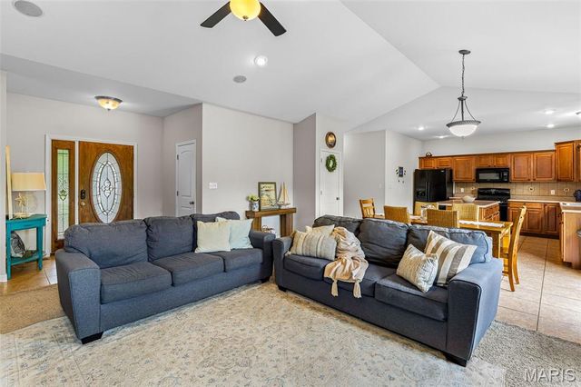 1572 Rue Calais, Bonne Terre, MO 63628