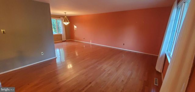 5 CRIDER AVE, Moorestown, NJ 08057