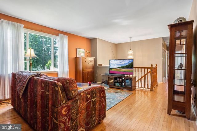 5 CRIDER AVE, Moorestown, NJ 08057