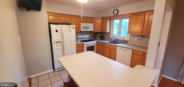 5 CRIDER AVE, Moorestown, NJ 08057