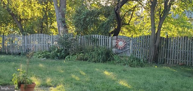 5 CRIDER AVE, Moorestown, NJ 08057