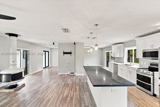 10120 SW 128th St, Miami, FL 33176