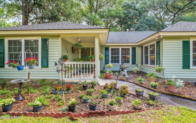 156 Middle Road, Beaufort, SC 29907