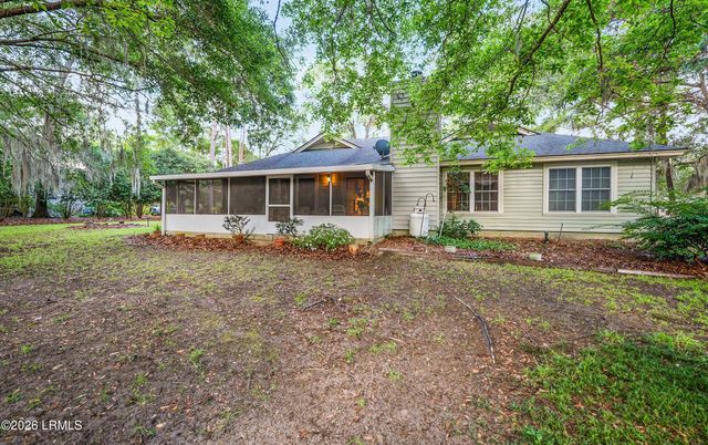 156 Middle Road, Beaufort, SC 29907