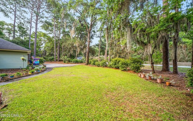 156 Middle Road, Beaufort, SC 29907