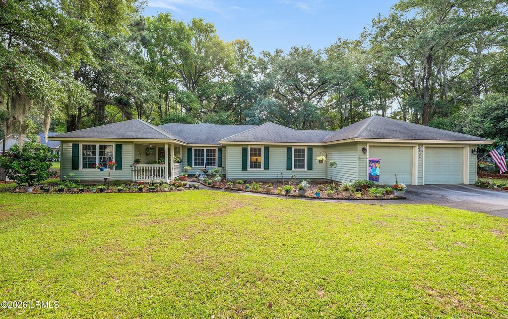 156 Middle Road, Beaufort, SC 29907
