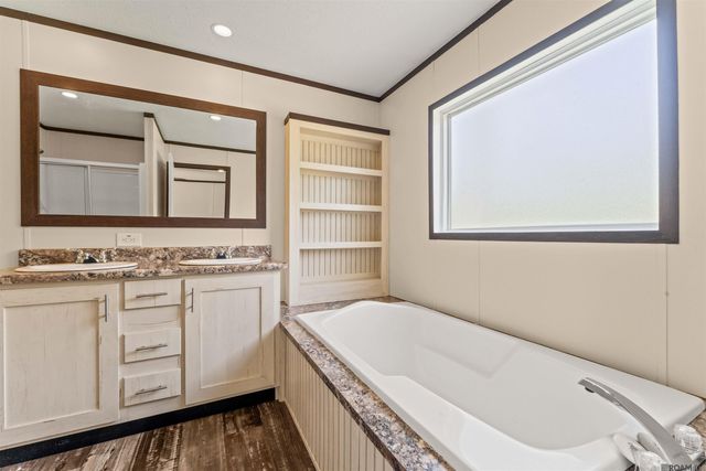 12507 Hebert Rd, Gonzales, LA 70737