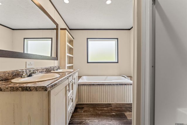12507 Hebert Rd, Gonzales, LA 70737