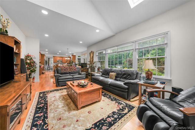 193 Pidgeon Hill Road, Huntington Station, NY 11746