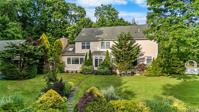 193 Pidgeon Hill Road, Huntington Station, NY 11746