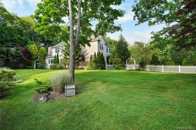 193 Pidgeon Hill Road, Huntington Station, NY 11746