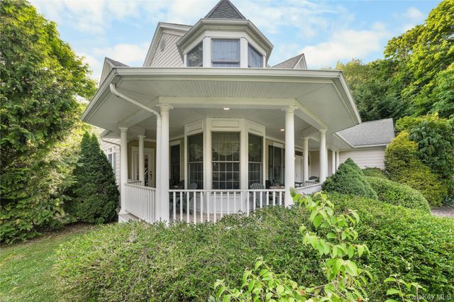 193 Pidgeon Hill Road, Huntington Station, NY 11746