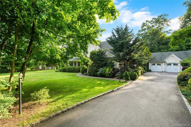193 Pidgeon Hill Road, Huntington Station, NY 11746