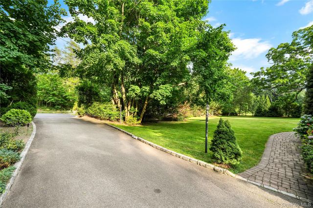 193 Pidgeon Hill Road, Huntington Station, NY 11746