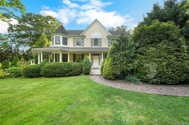 193 Pidgeon Hill Road, Huntington Station, NY 11746