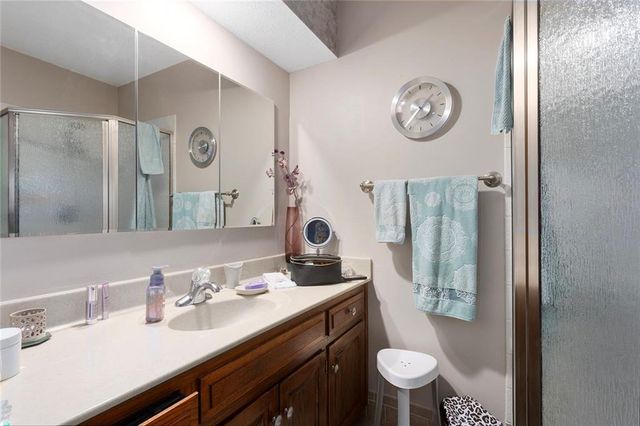 7270 MASTIN Street, Merriam, KS 66203