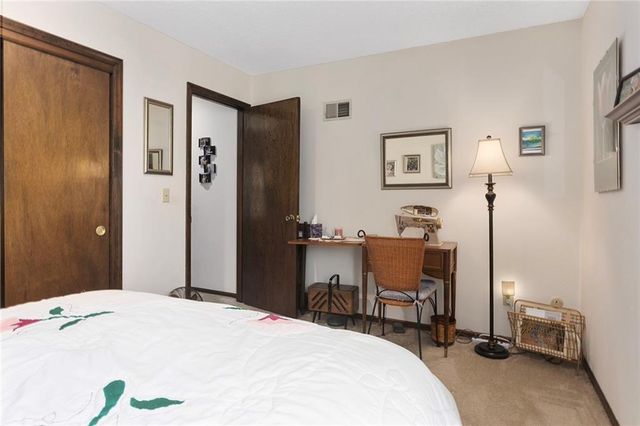 7270 MASTIN Street, Merriam, KS 66203