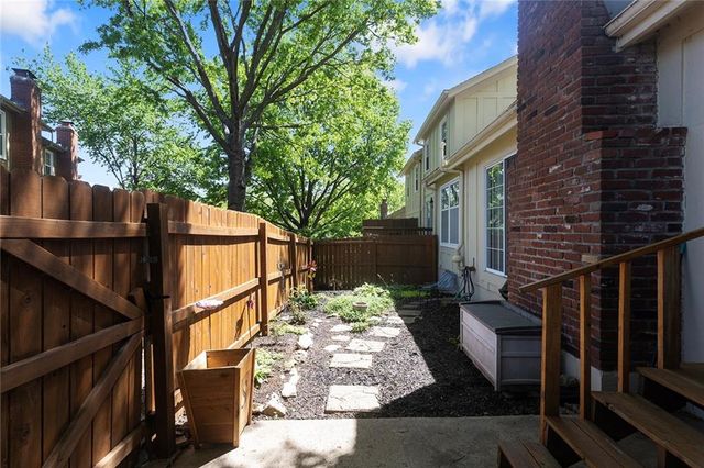 7270 MASTIN Street, Merriam, KS 66203
