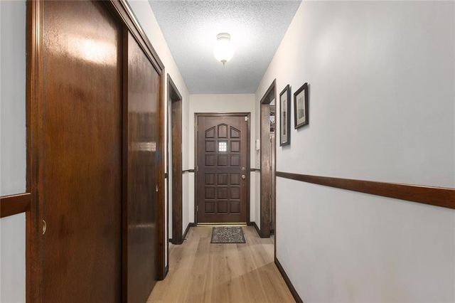7270 MASTIN Street, Merriam, KS 66203